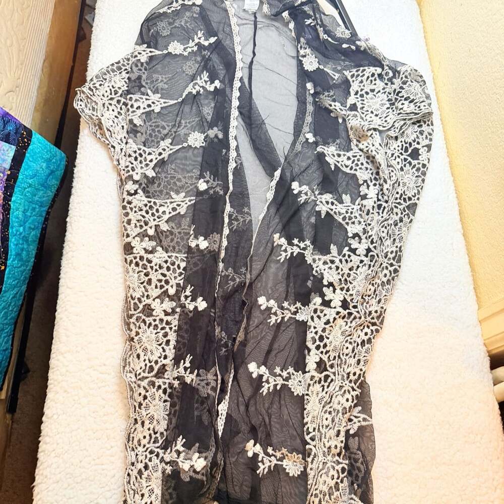 Time & Tru Sheer Kimono L-XL Black White Embroidered Lace